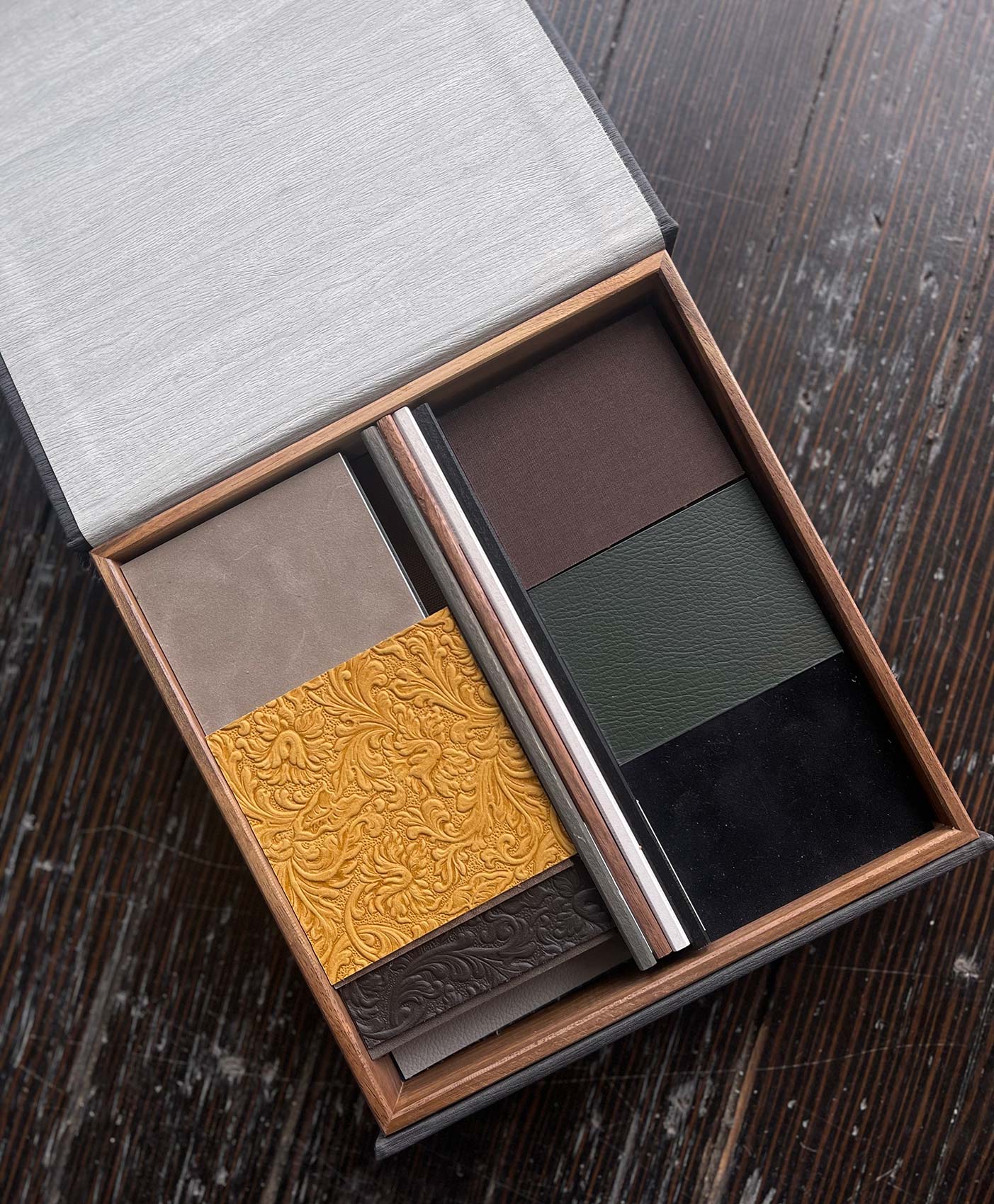 How to Position & Sell Wedding Albums - album swatch kit